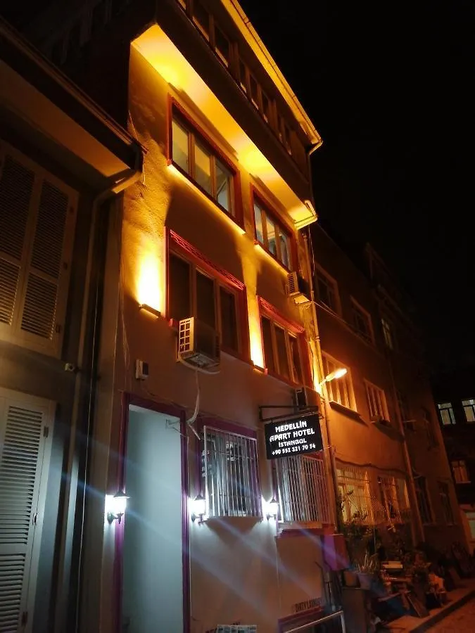 Medellin Apart Hotel Istanbul 2*,